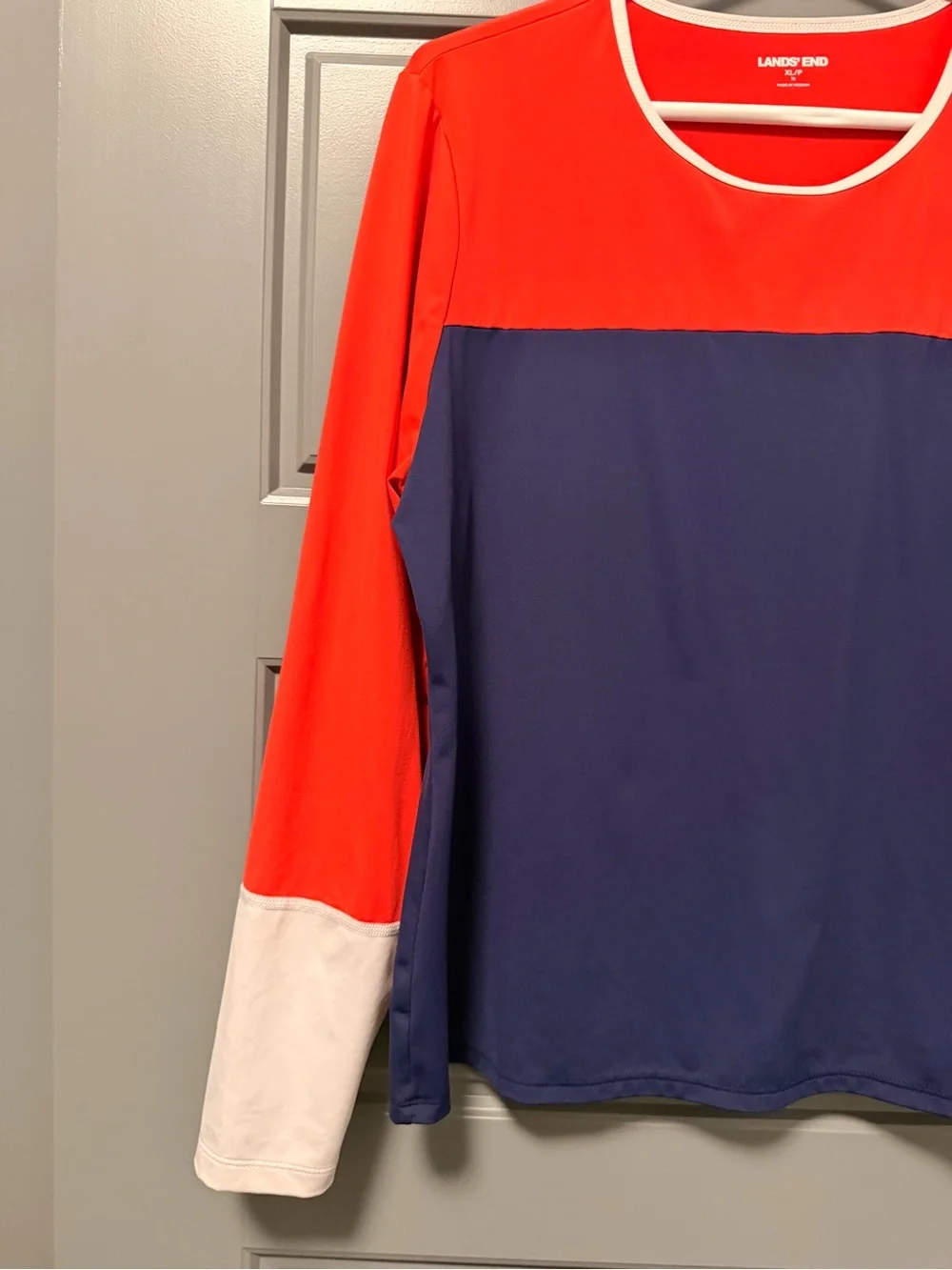 Lands' End Women's SunShade UPF 50 Long Sleeve Rash Guard Swim Tee Top XL
